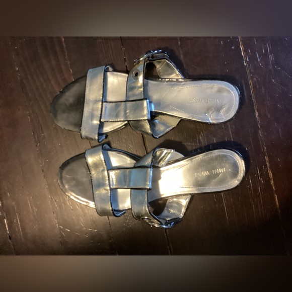 Silver Leather Nine West Shoes - Picture 1 of 2